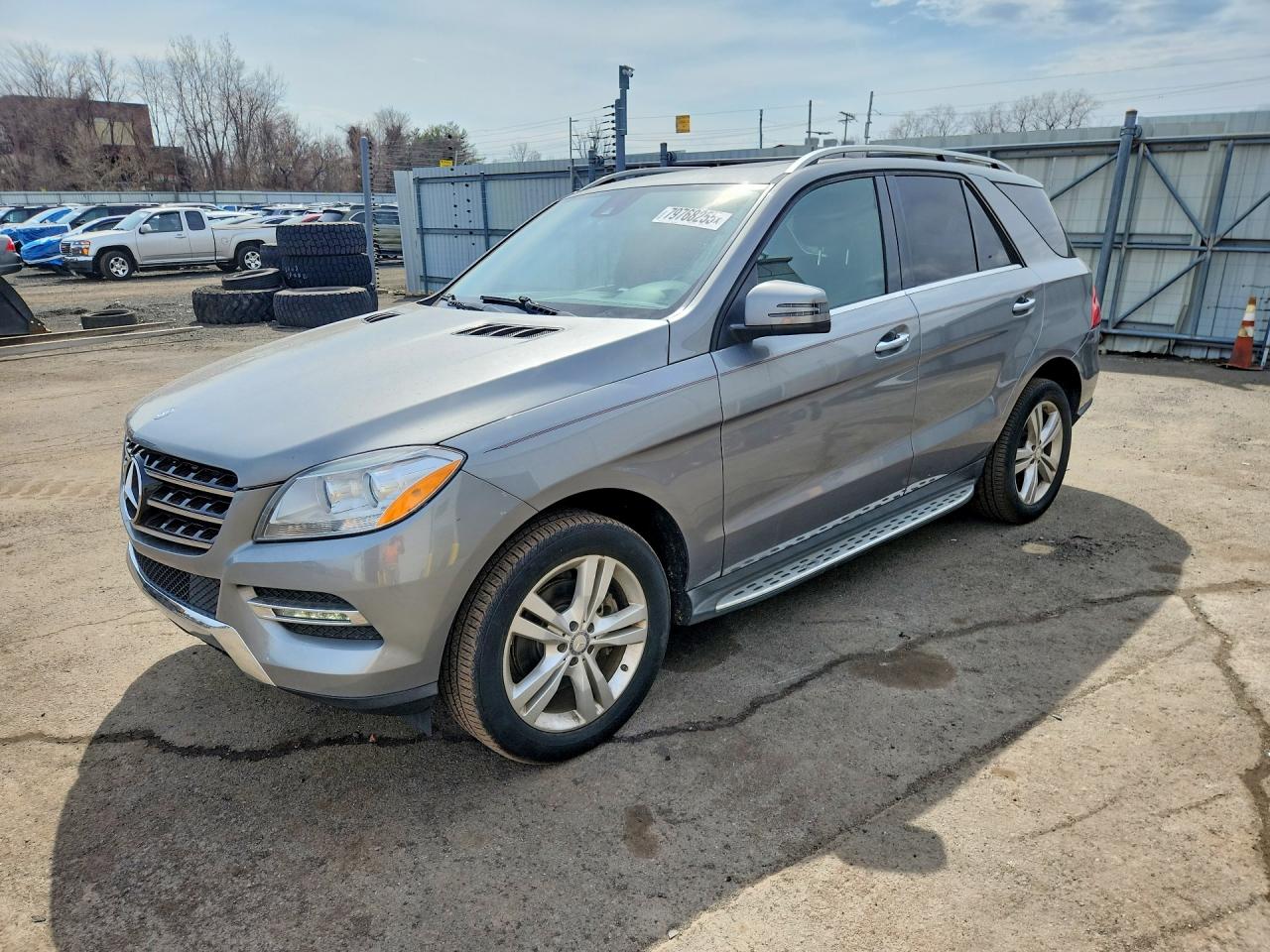 Salvage Mercedes-Benz M-Class Image