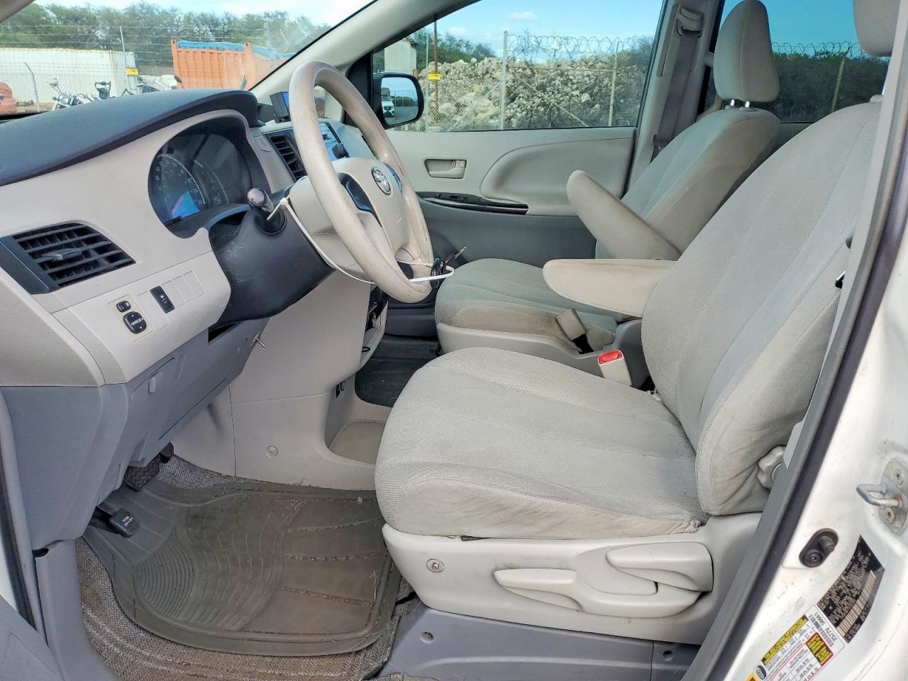 Toyota Sienna L 7-passenger