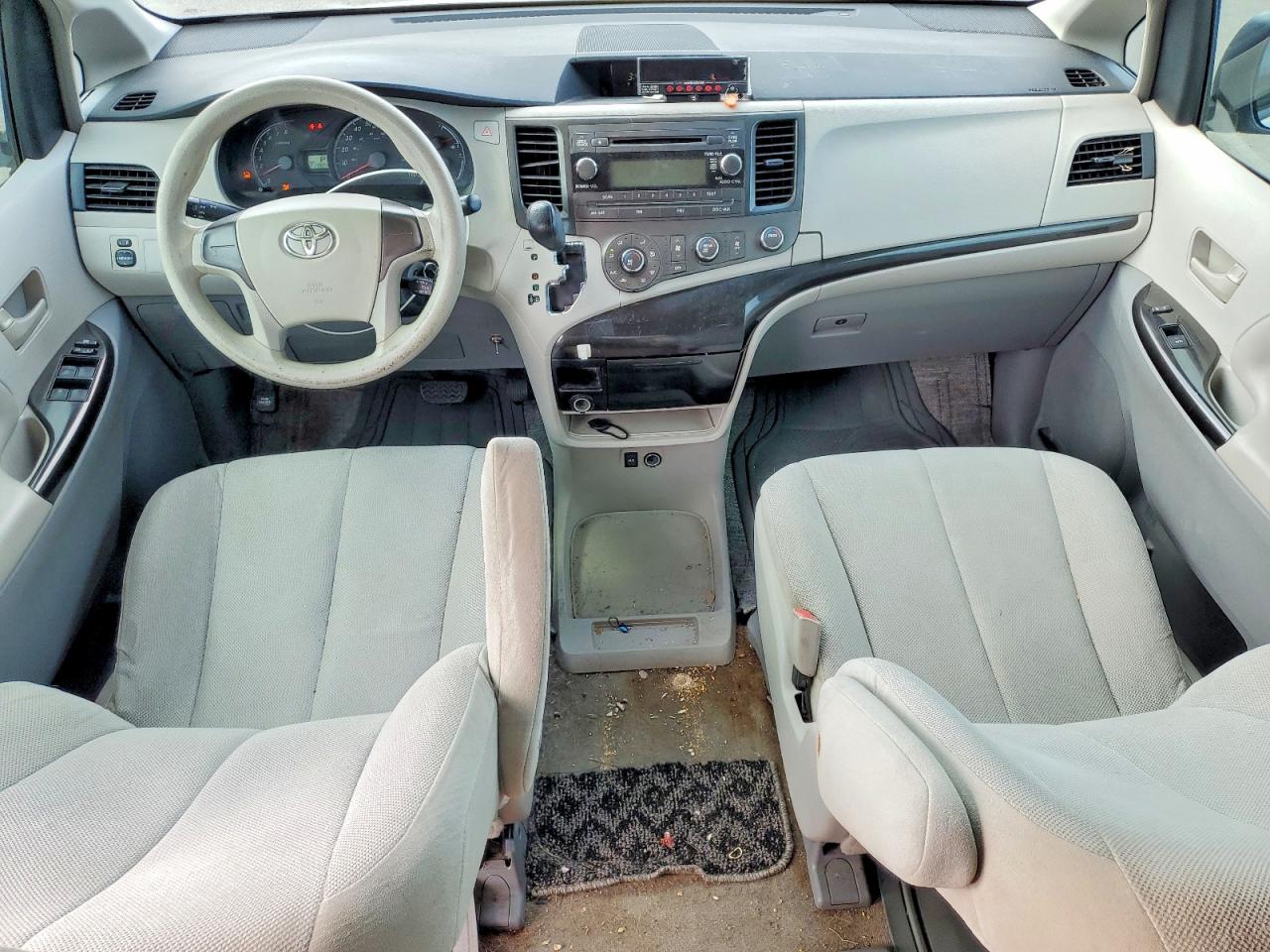 Toyota Sienna L 7-passenger