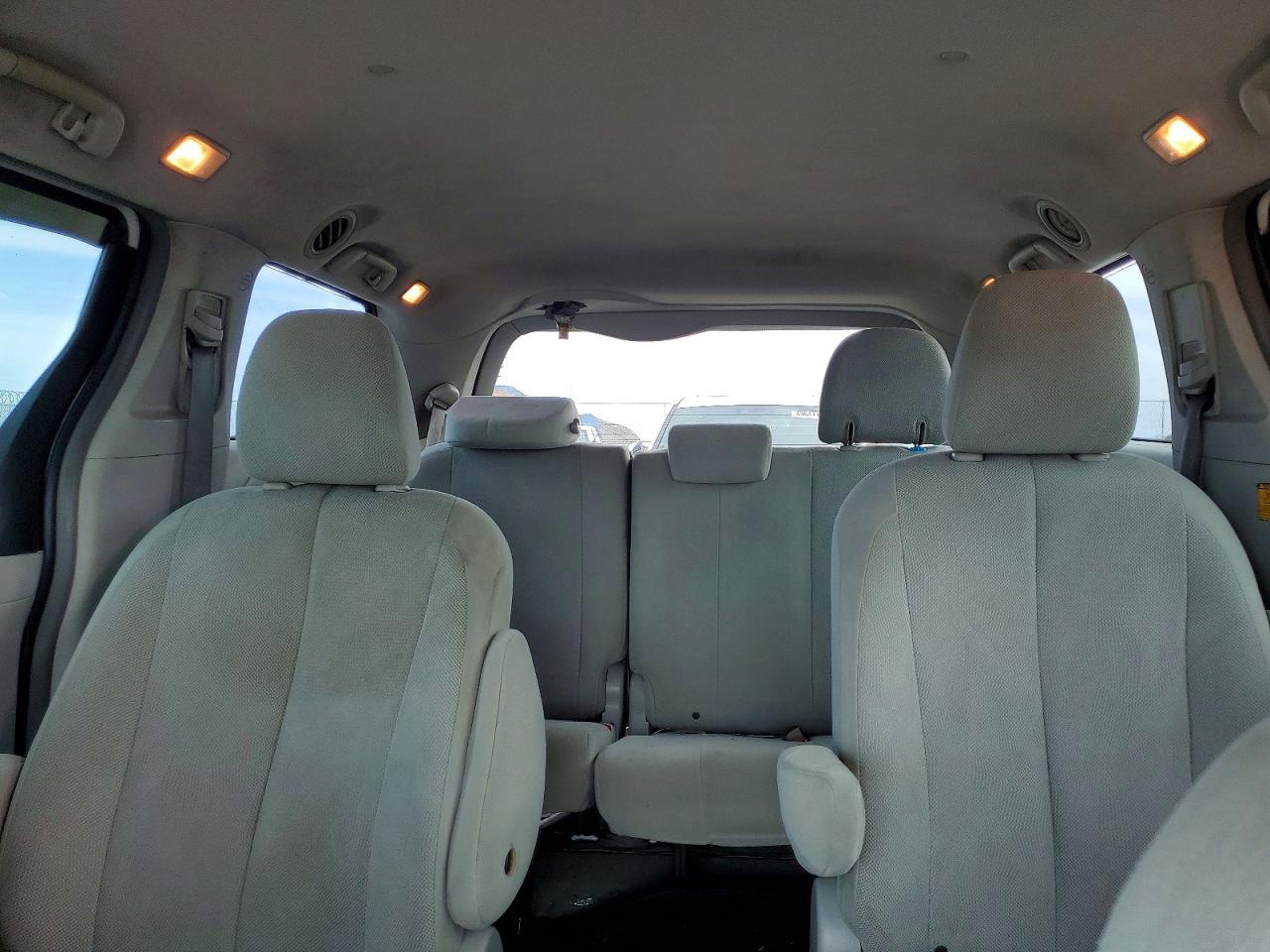 Toyota Sienna L 7-passenger