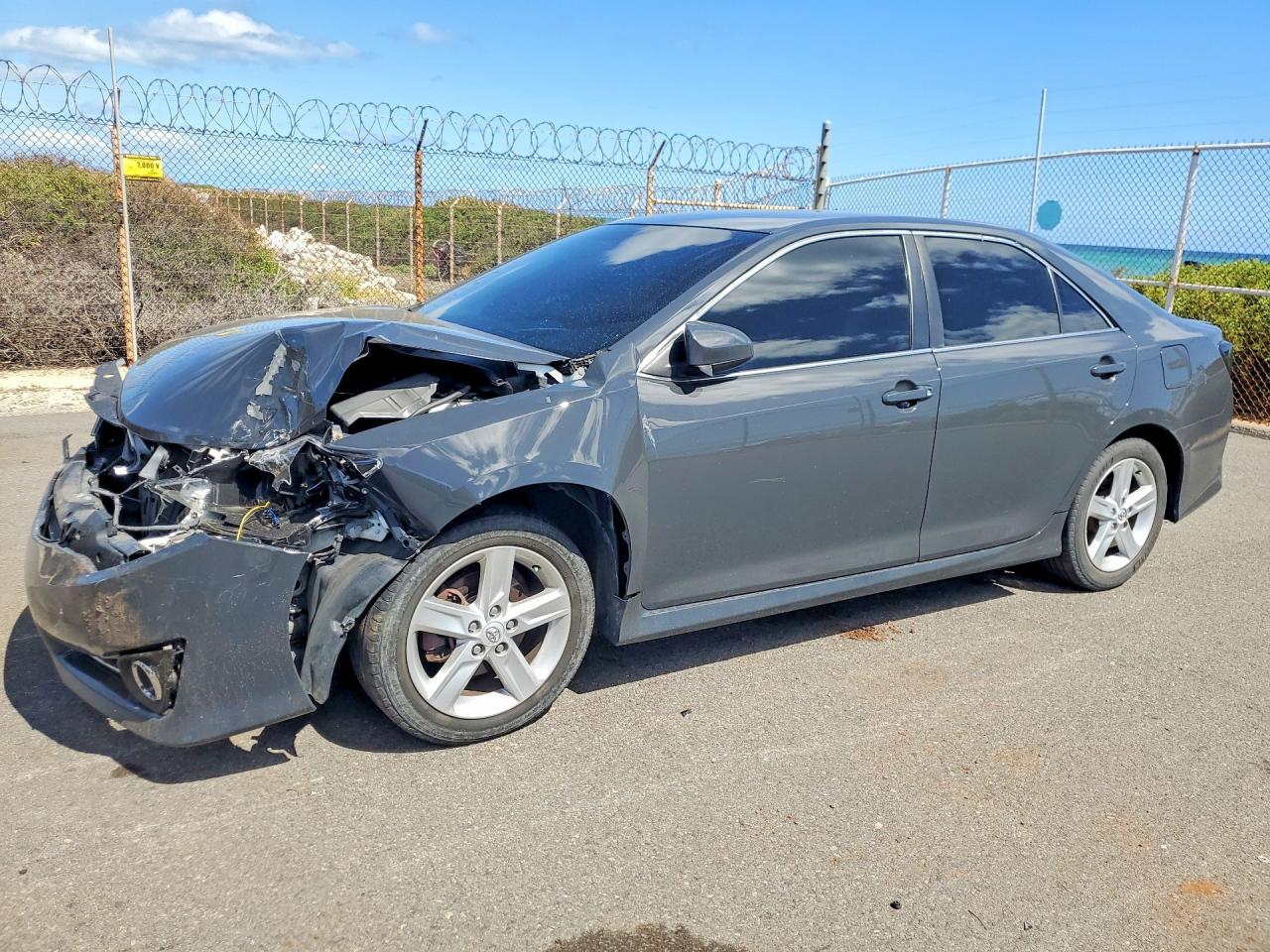 Salvage Toyota Camry Image