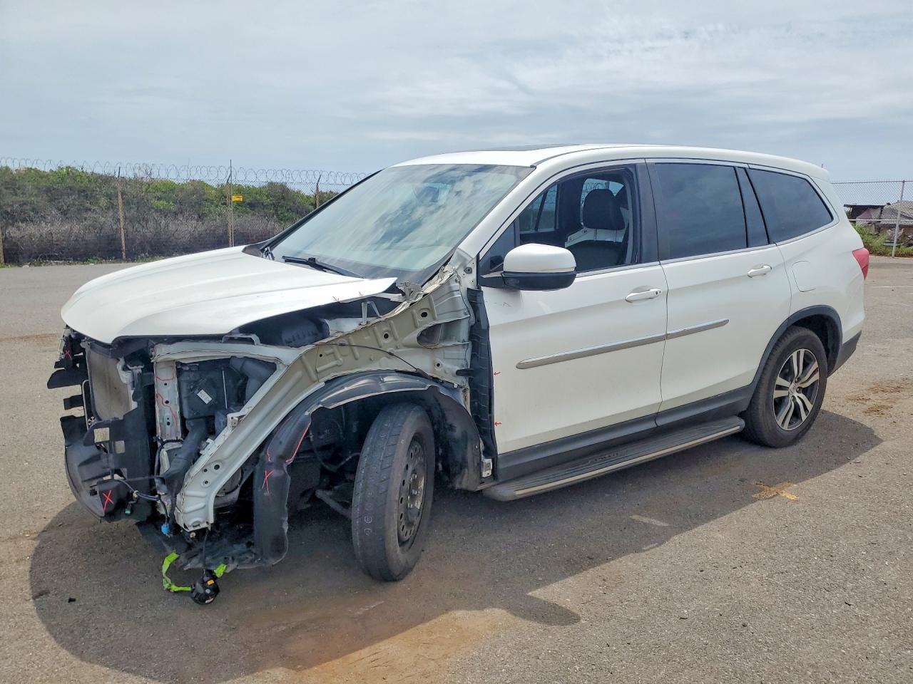 Salvage Honda Pilot Image