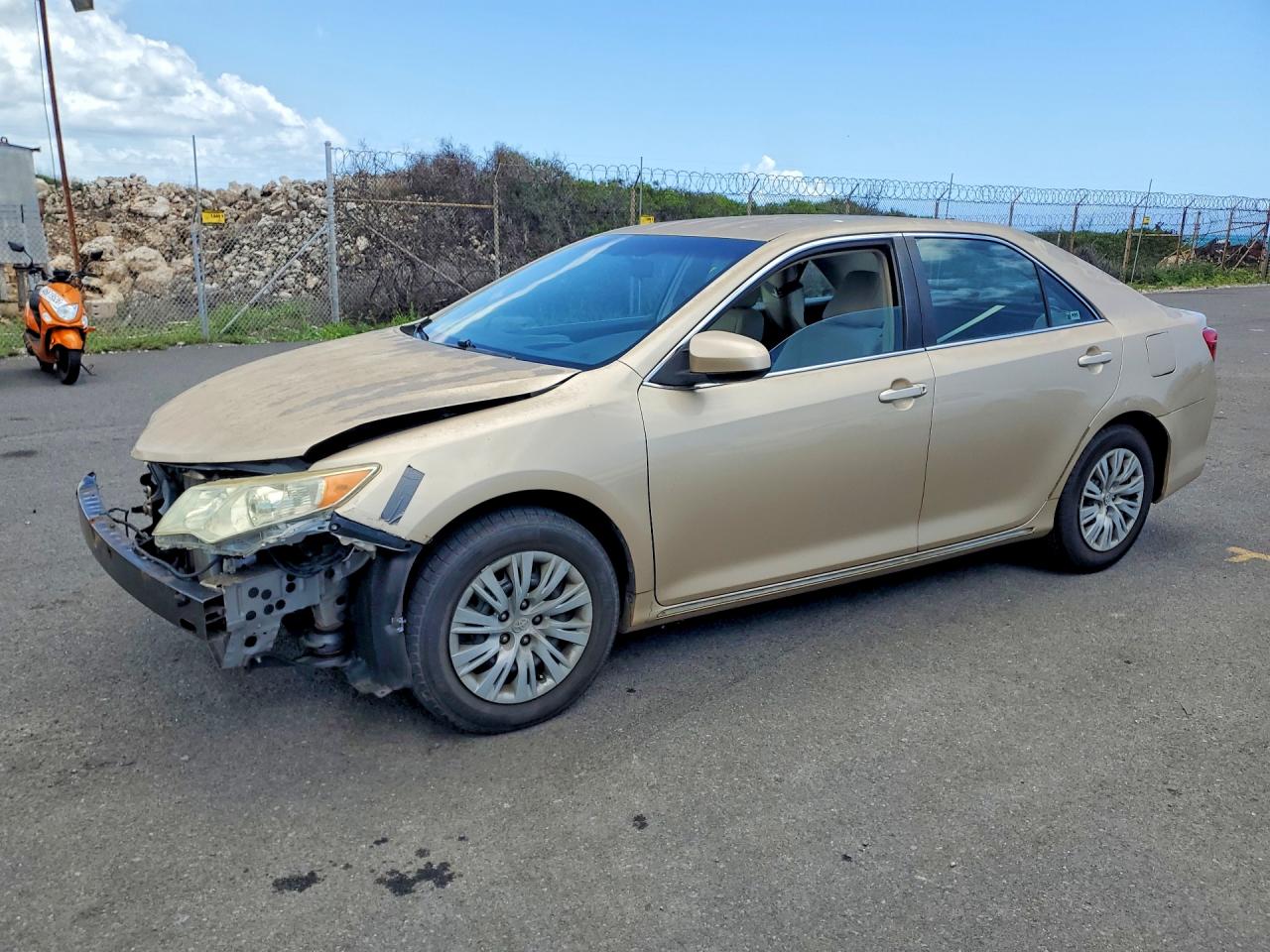 Salvage Toyota Camry Image