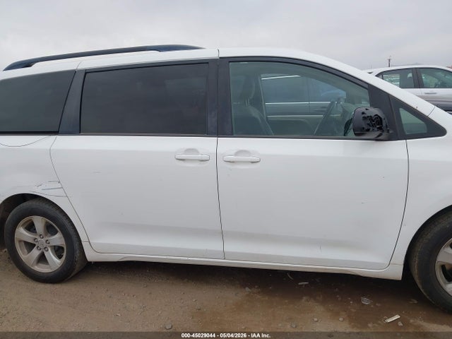 Toyota Sienna Le 8 Passenger