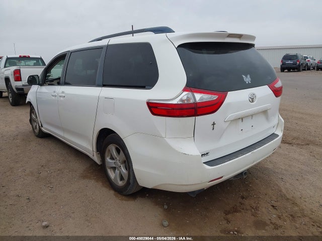 Toyota Sienna Le 8 Passenger