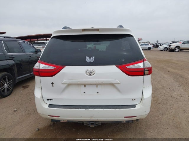 Toyota Sienna Le 8 Passenger