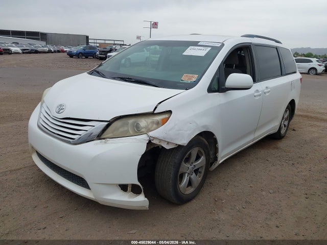Toyota Sienna Le 8 Passenger