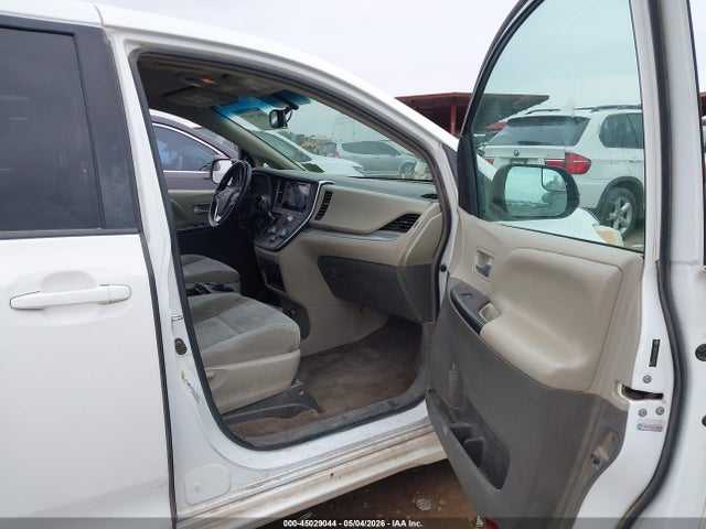 Toyota Sienna Le 8 Passenger