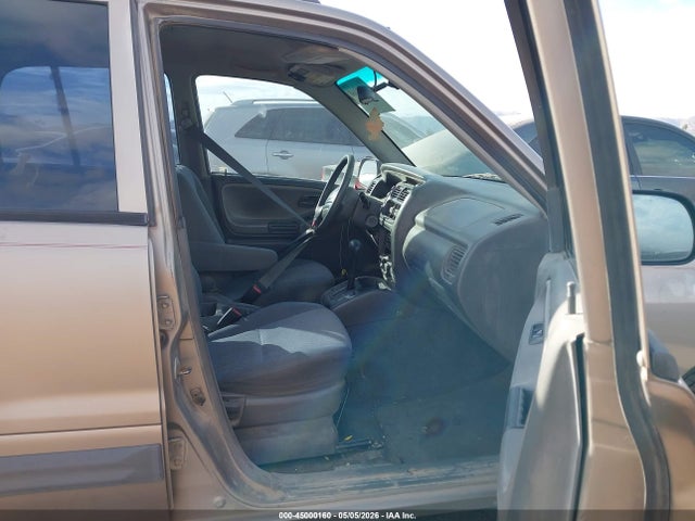 Chevrolet Tracker Hard Top Base