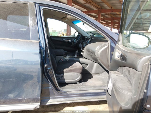 Nissan Pathfinder Sv