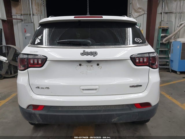 Jeep Compass Latitude Lux Fwd