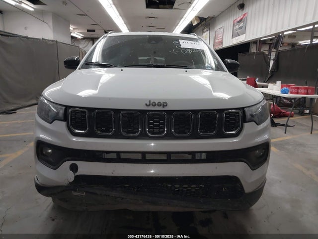 Jeep Compass Latitude Lux Fwd