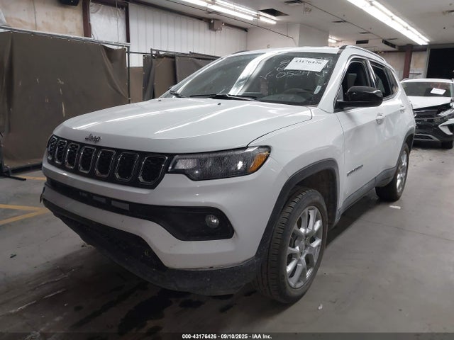 Jeep Compass Latitude Lux Fwd