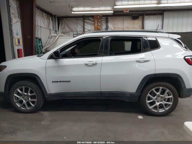 Jeep Compass Latitude Lux Fwd