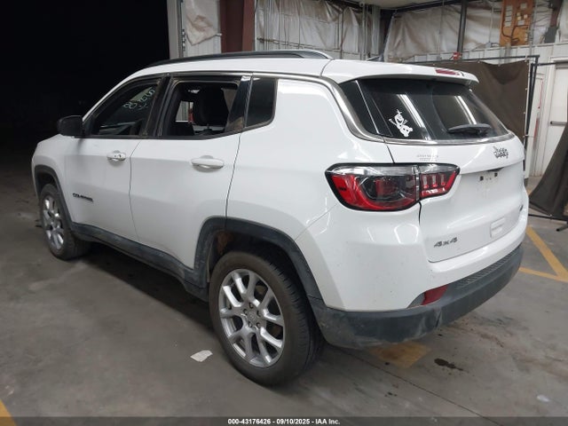 Jeep Compass Latitude Lux Fwd
