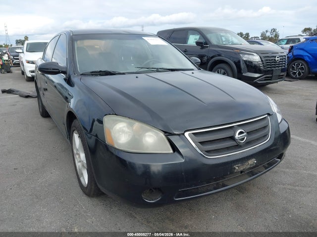 Salvage Nissan Altima Image