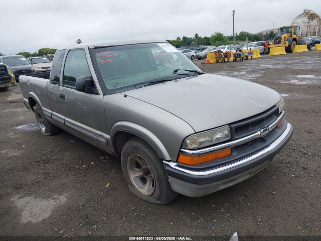 Salvage Chevrolet S-10 Image