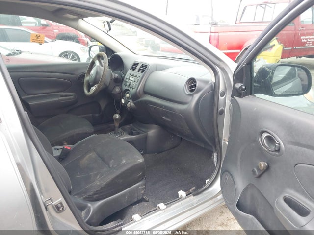 Nissan Versa 1.6 S+