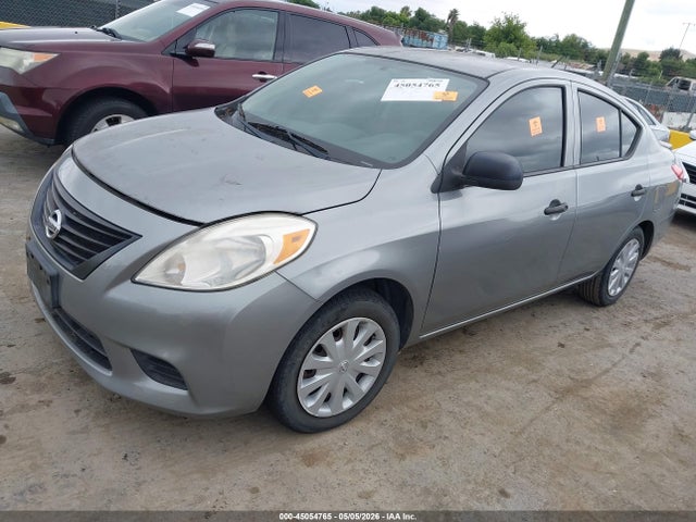 Nissan Versa 1.6 S+