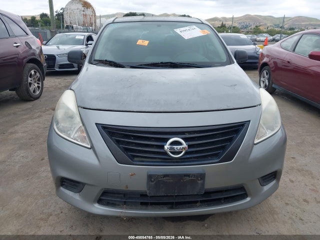 Nissan Versa 1.6 S+