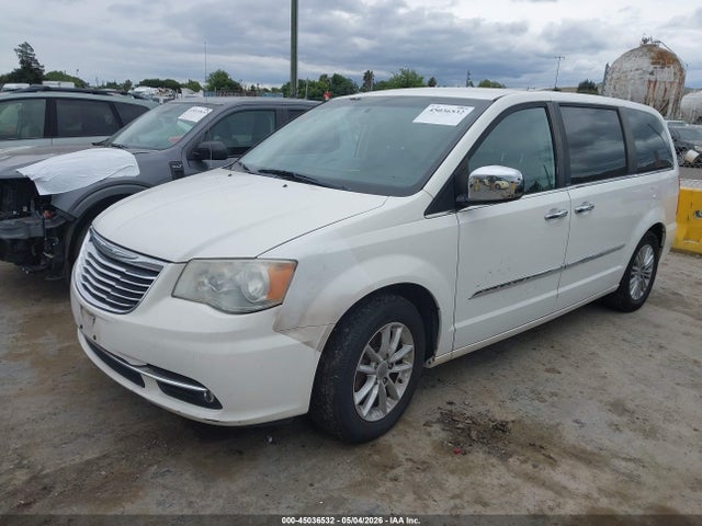 Chrysler Town & Country Touring-l