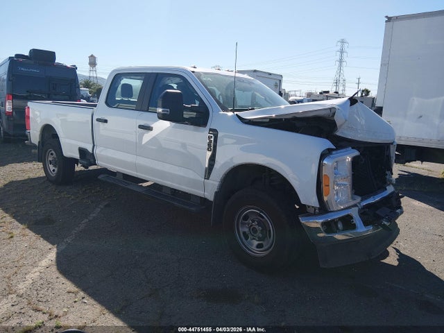 Salvage Ford F-350 Image