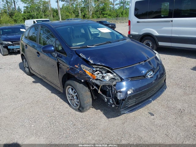 Salvage Toyota Prius Image