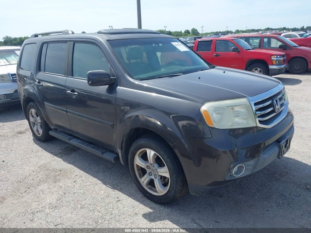 Salvage Honda Pilot Image