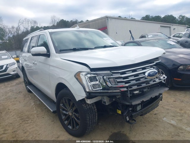 Salvage Ford Expedition Image