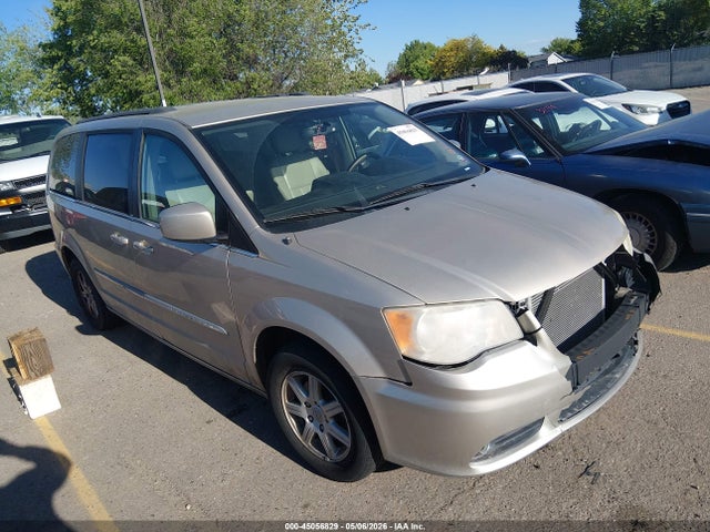 Salvage Chrysler Town & Country Image