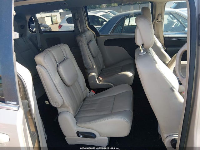 Chrysler Town & Country Touring