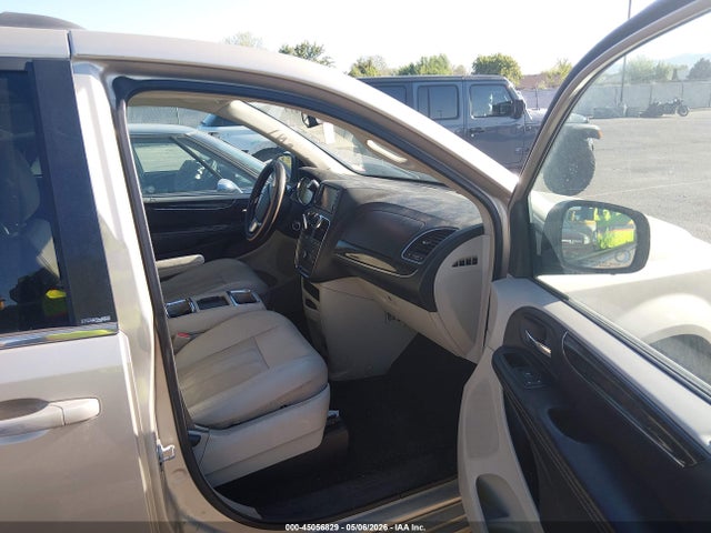 Chrysler Town & Country Touring