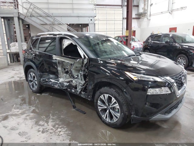 Salvage Nissan Rogue Image