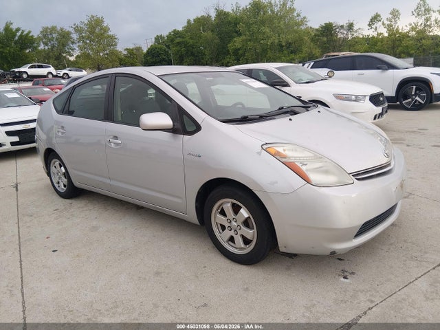 Salvage Toyota Prius Image