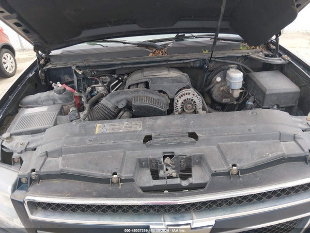 Chevrolet Suburban 1500 Lt2