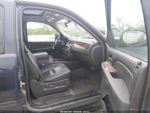 Chevrolet Suburban 1500 Lt2
