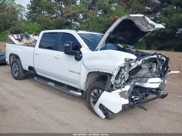 Salvage Chevrolet Silverado 2500 Image