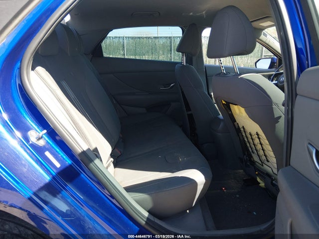 Hyundai ELANTRA Sel