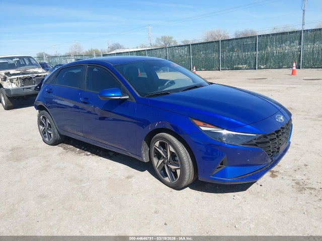 Salvage Hyundai ELANTRA Image