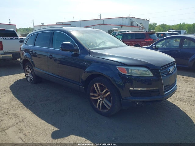 Salvage Audi Q7 Image