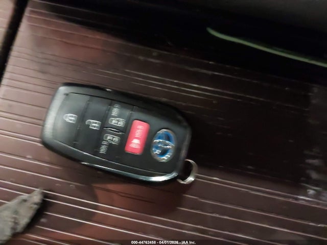 Toyota Sienna Le