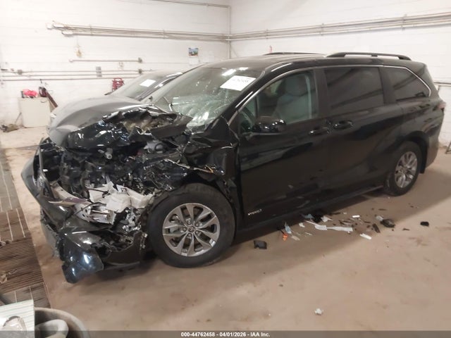 Toyota Sienna Le