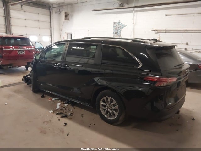 Toyota Sienna Le