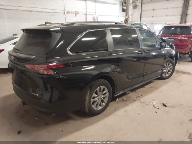 Toyota Sienna Le