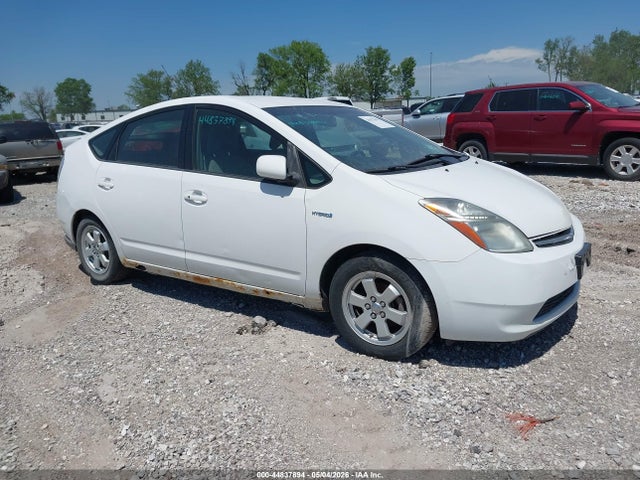 Salvage Toyota Prius Image