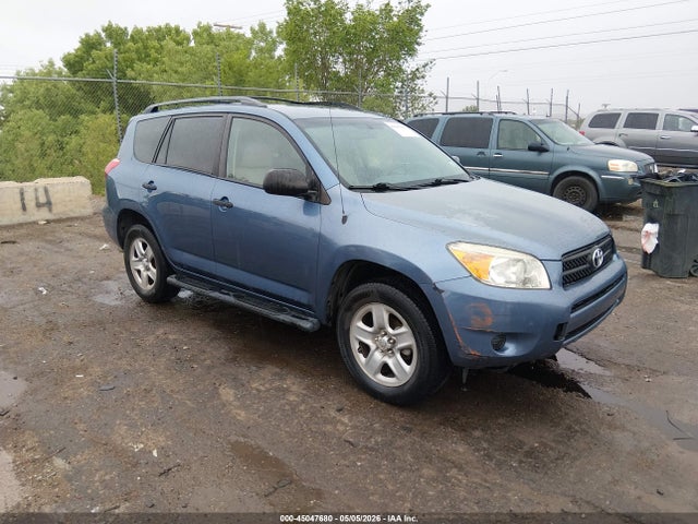 Salvage Toyota RAV4 Image