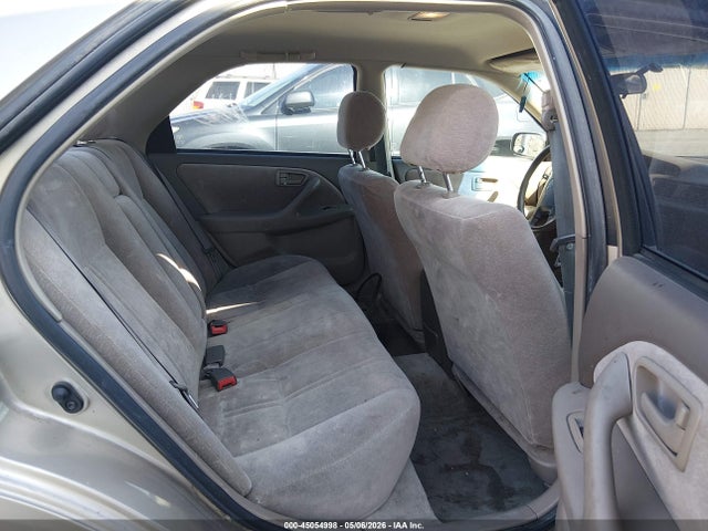 Toyota Camry Le V6