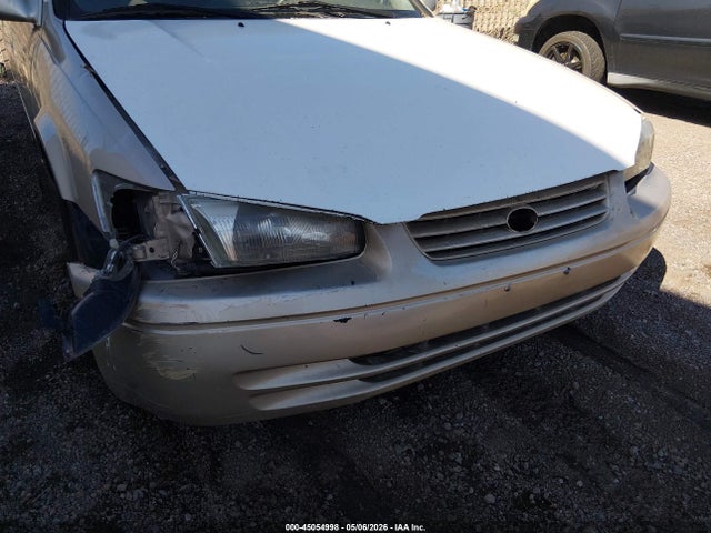Toyota Camry Le V6