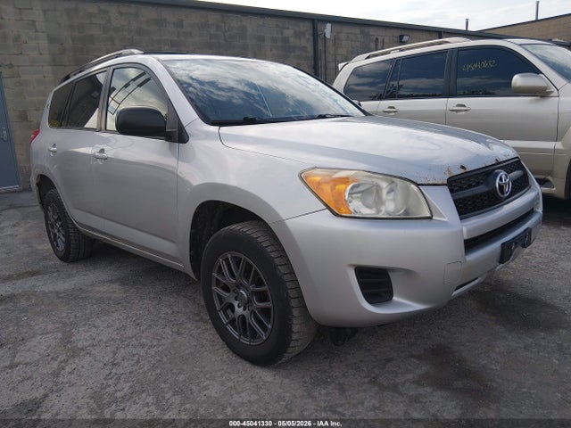 Salvage Toyota RAV4 Image