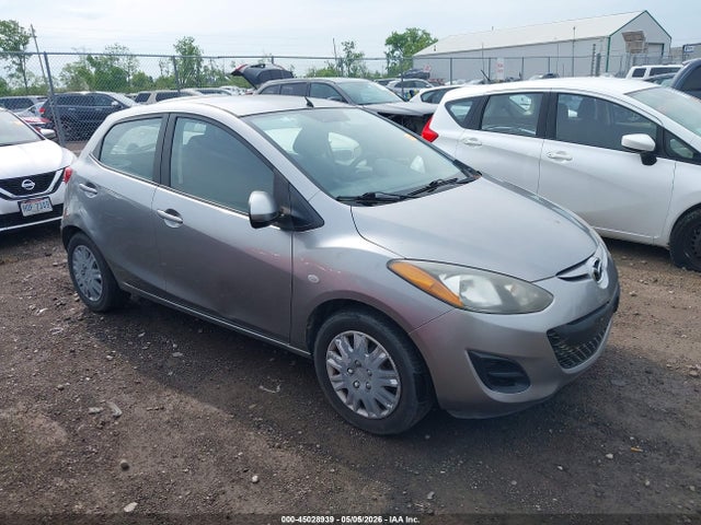 Salvage Mazda Mazda2 Image